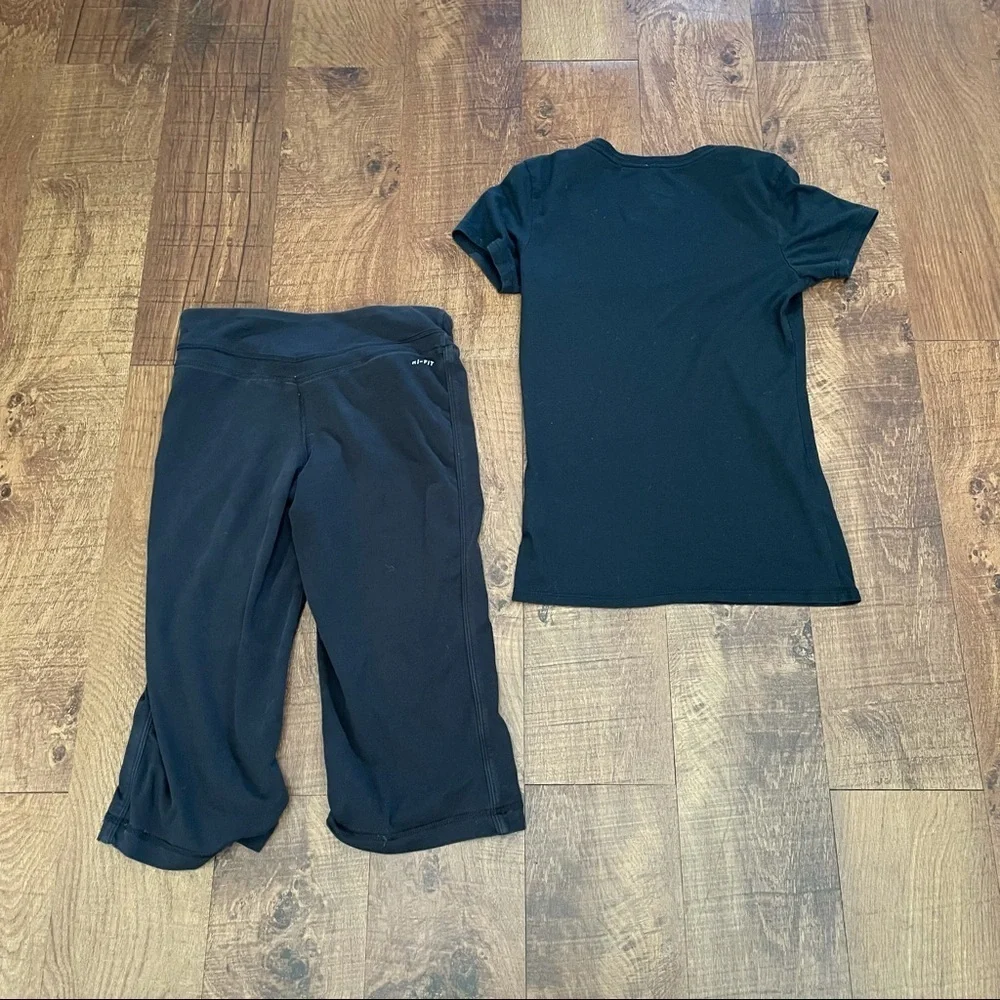 Nike women’s outfit T-shirt slim cut crop pants XS extra small